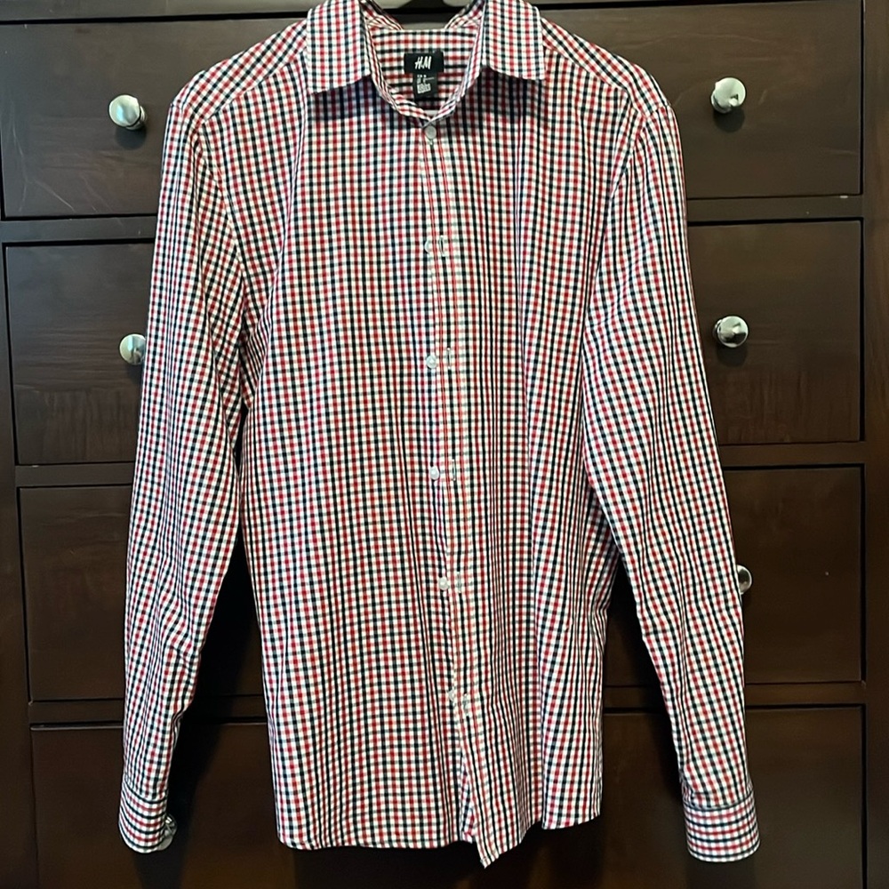 Black,red, white checkered collared shirt. H&M. Size M.